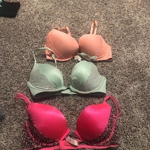 Victoria secret size 32D